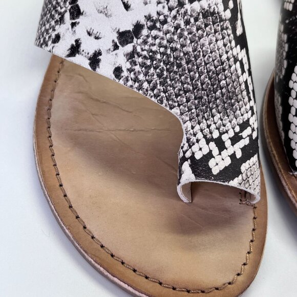 Chinese Laundry Gemmy Sandals Size 7.5 Black and White Snake Print Leather - Picture 13 of 13